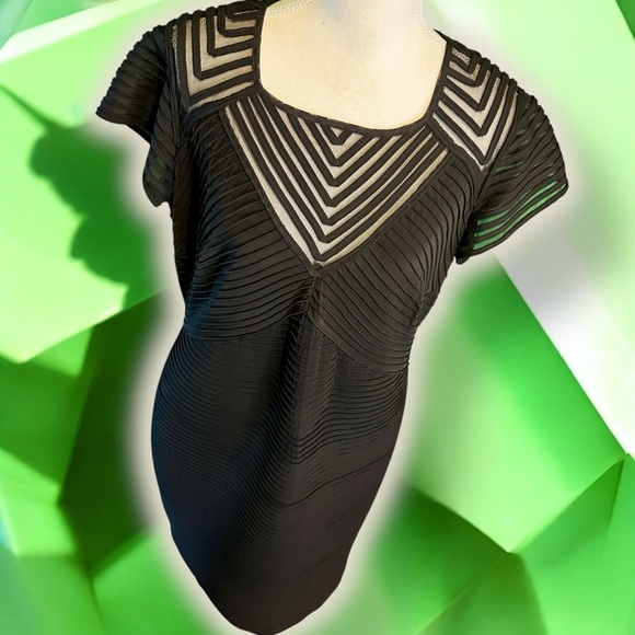 Calvin Klein ‘Plus Size Illusion Banded Sheath Dress’ in Black Size 16W - Picture 16 of 16